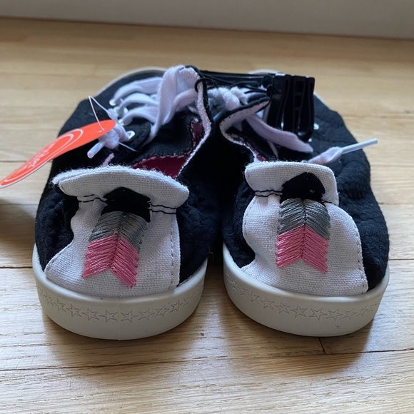 🍂CLEAROUT Bump Toe Sneakers - Picture 4 of 6